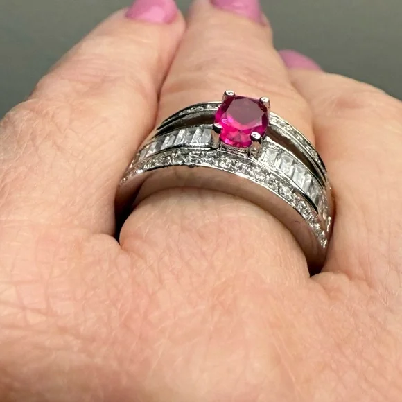 Ring - sz 7.25 - pink crystal stone w/rows of clear crystals - silver tone New - Picture 3 of 10